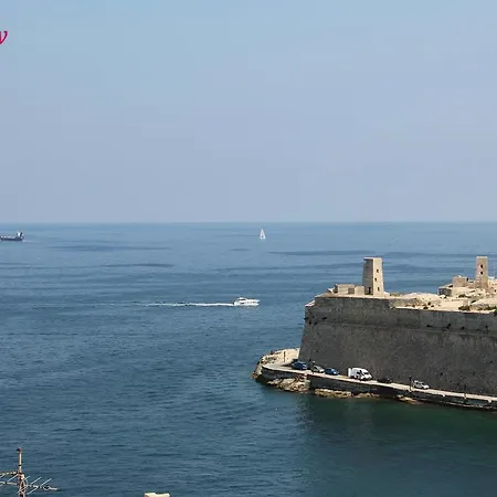 아파트 Valletta Apartment 발레타